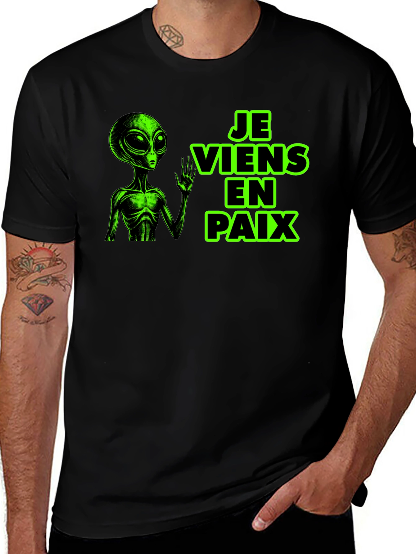 Je Viens En Paix Alien Graphic Tee
