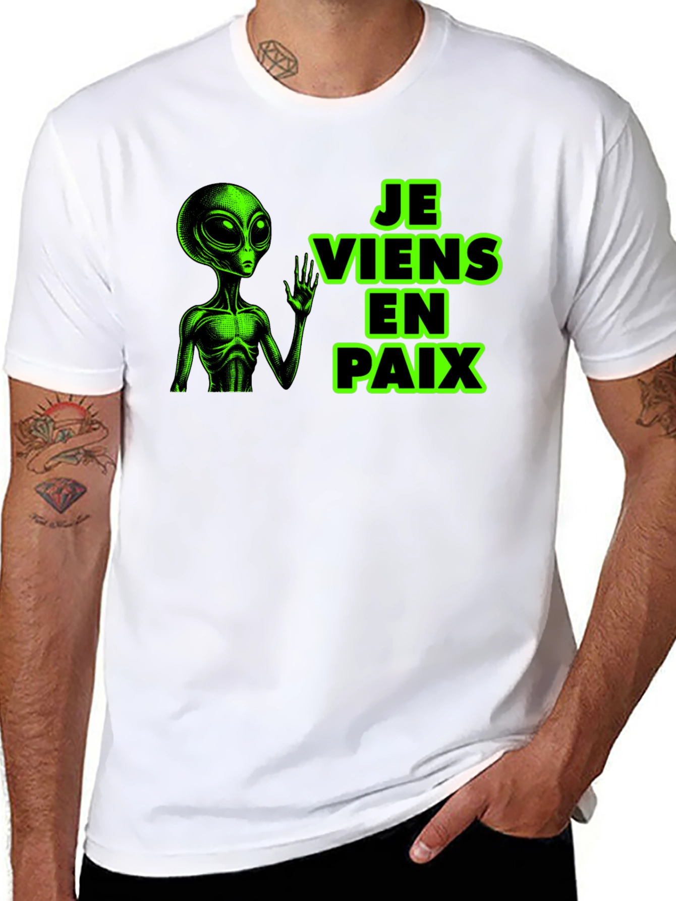 Je Viens En Paix Alien Graphic Tee